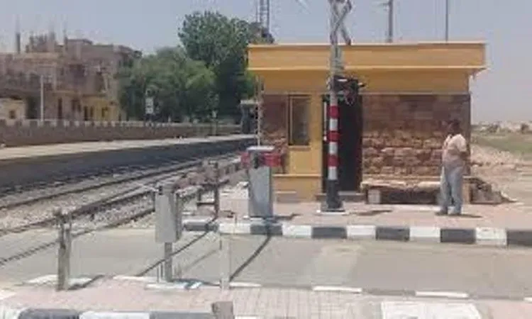 سكة حديد بني سويف تغلق مزلقان تزمنت الشرقية.. « اعرف السبب والمدة الزمنية »