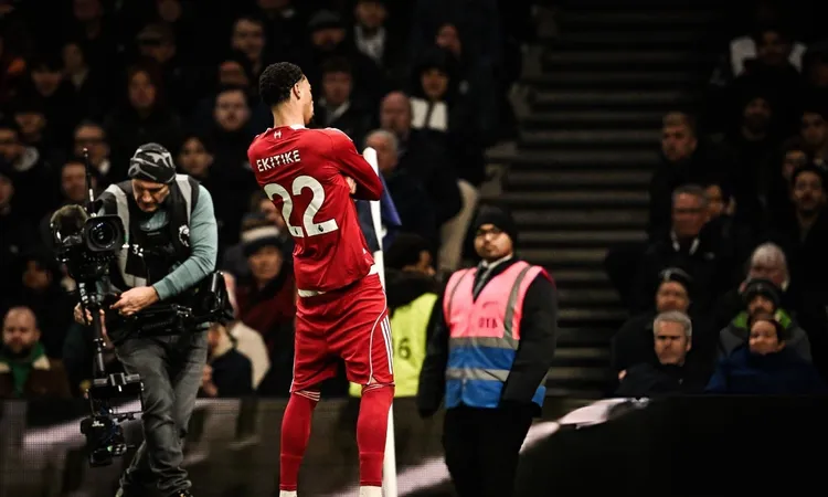 بدون محمد صلاح.. ليفربول يتجاوز توتنهام 2-1 في الدوري الإنجليزي