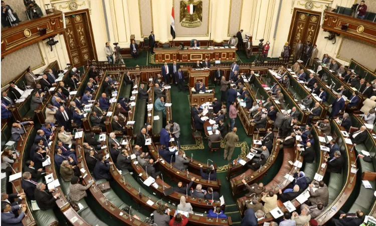 مجلس الشيوخ: الحبس سنة وغرامة لا تقل عن 100 ألف جنيه لتوصيل الكهرباء غير القانوني