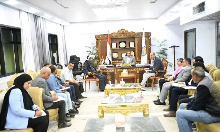 بعد انقطاع الكهرباء 8 ساعات.. محافظ قنا يؤكد انتظام العمل بمستشفى قفط التخصصي