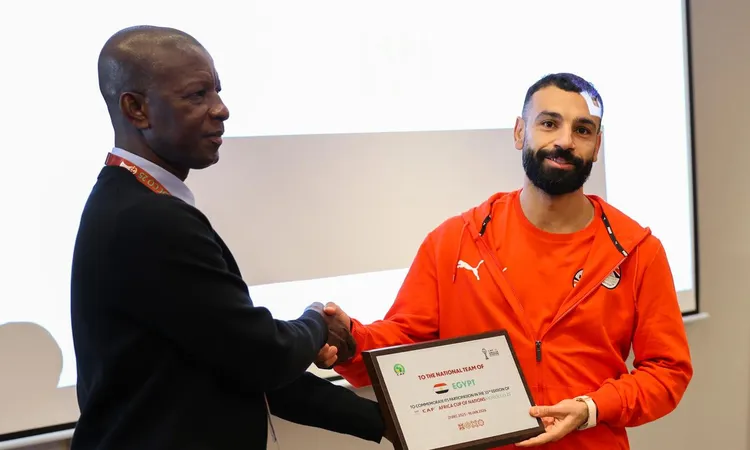 كاف يمنح صلاح شهادة مشاركة منتخب مصر في النسخة الـ35 من كأس الأمم الإفريقية