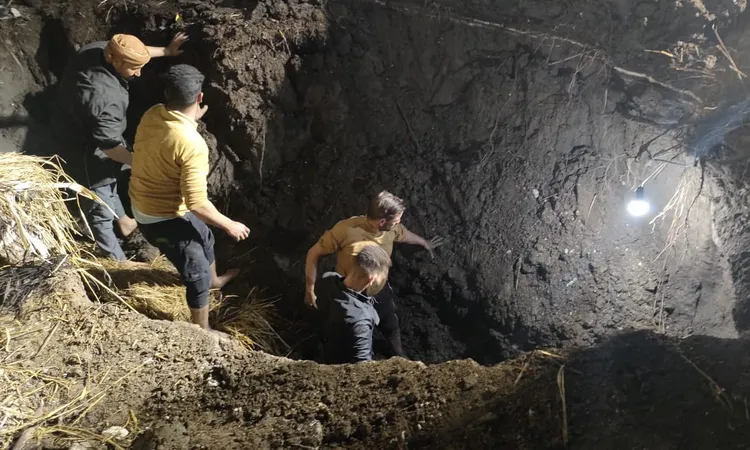 لليوم الرابع.. صعوبات ومياه جوفية تعرقل انتشال ضحايا التنقيب غير المشروع عن الآثار بالفيوم