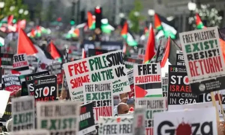 إسرائيل تصعّد ضغوطها لقمع التضامن مع فلسطين وتوسّع هجومها على الحريات في الغرب