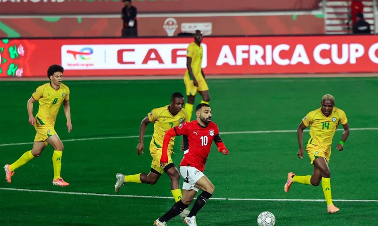 محمد صلاح يسجل هدفه الثامن في أمم أفريقيا ويحقق إنجازًا تاريخيًا