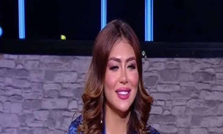 تغريم مأمور سجن هدير عبد الرازق 300 جنيه لتغيبها عن جلسة محاكمتها