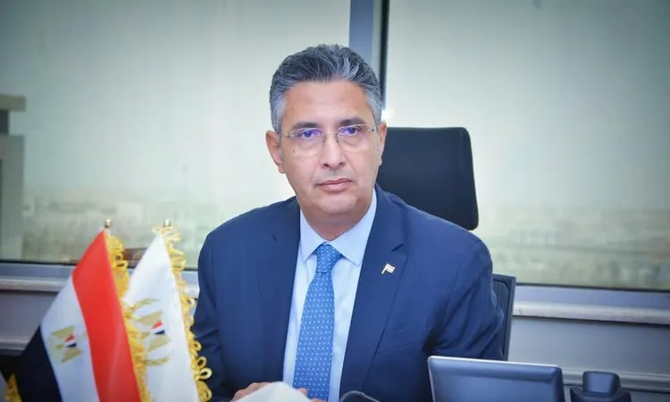 التموين: بروتوكول تعاون بين القابضة للصناعات الغذائية و”إي آند مصر” لتطوير منافذ “كاري أون”