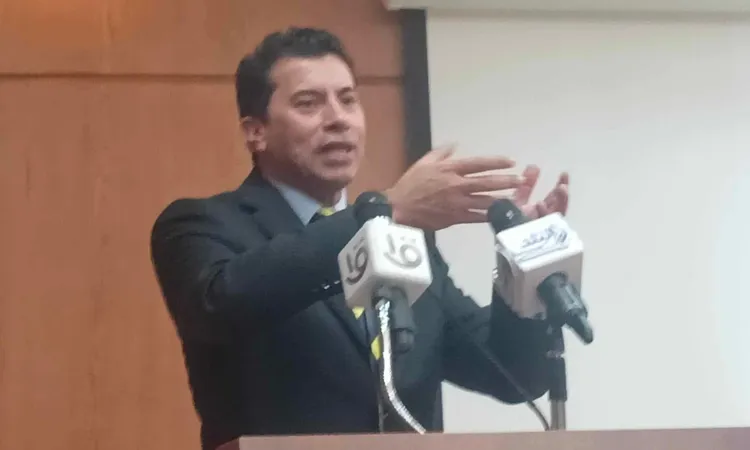 وزير الرياضة: إقالة اتحاد السباحة ممكنة بعد القرارات النهائية للنيابة