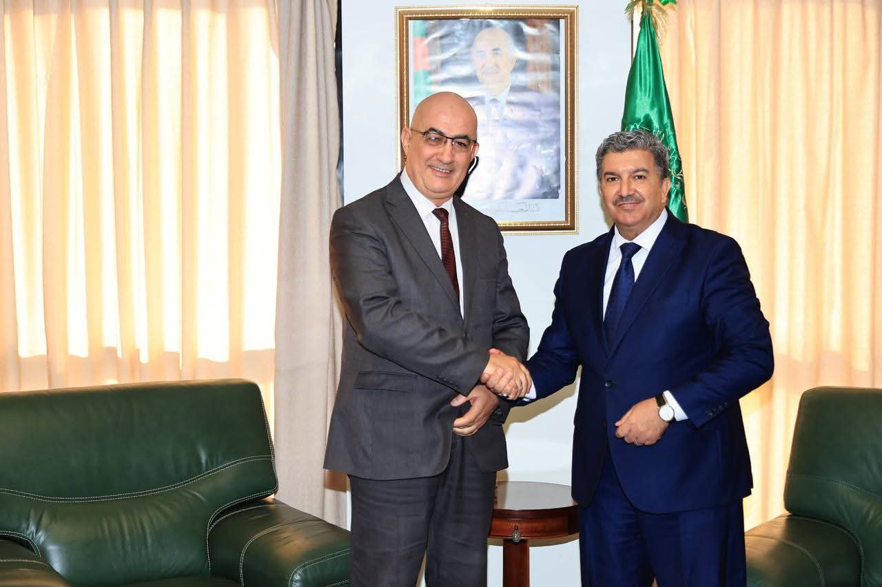 تفاصيل لقاء وزير الاتصال مع الأمين العام للمحافظة السامية للأمازيغية