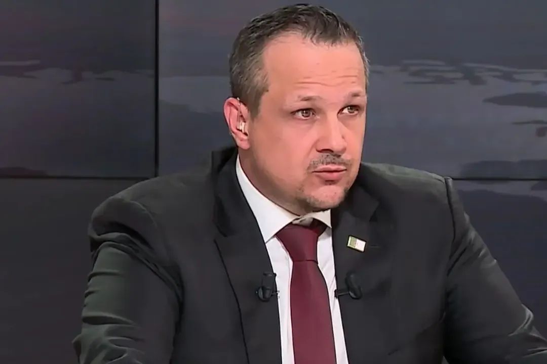 إخلاء سبيل الصحفي مهدي غزار في فرنسا