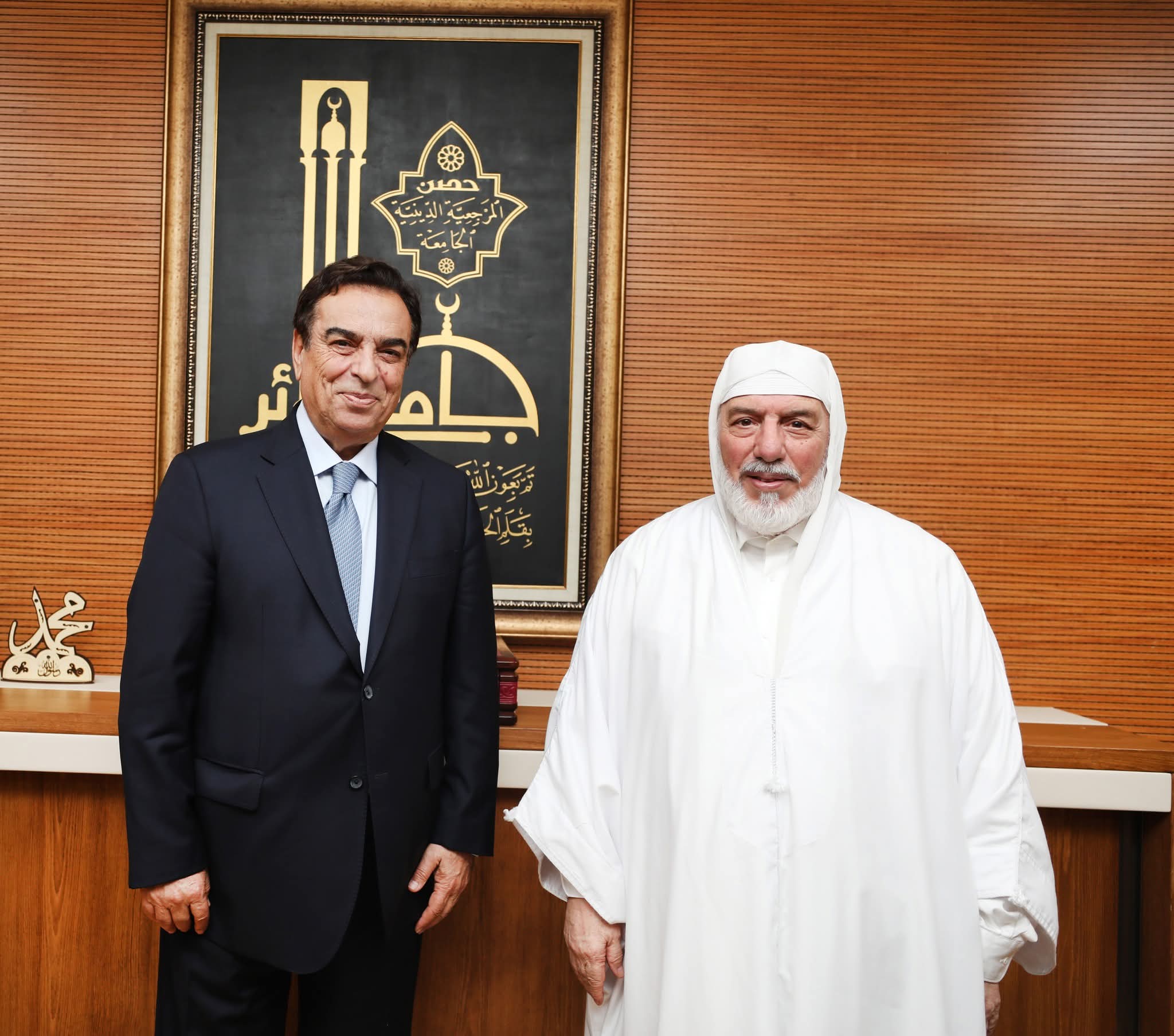 جورج قرداحي يزور جامع الجزائر 