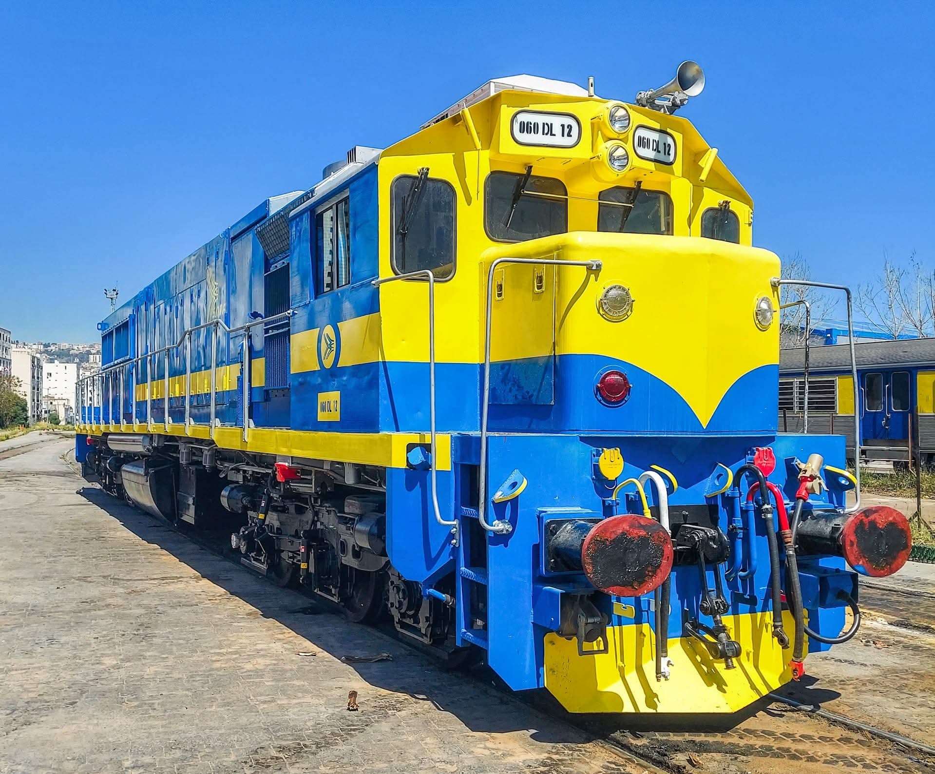 بسواعد جزائرية.. قاطرات السكك الحديدية تدخل مرحلة العصرنة