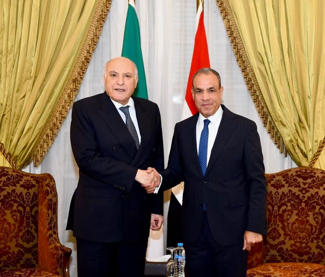 الجزائر ومصر تؤكدان تعزيز الشراكة الاستراتيجية والتنسيق حول قضايا المنطقة