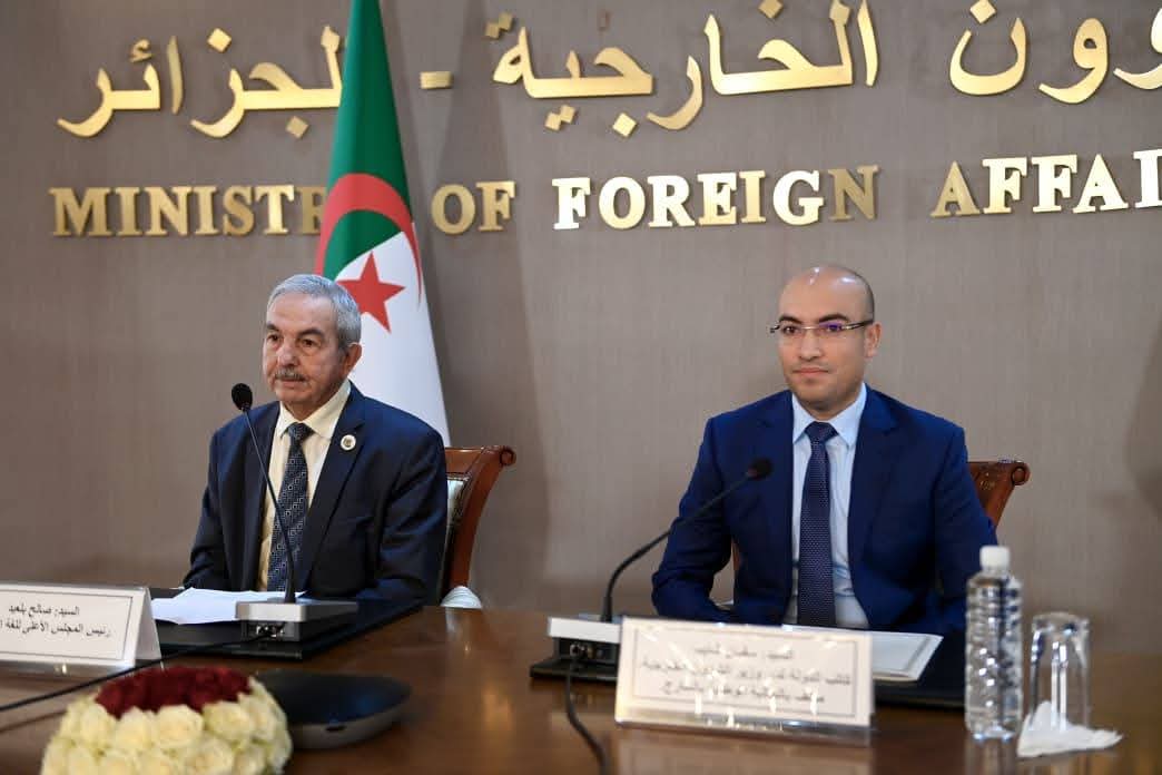 أبناء الجالية بالخارج يشاركون في اليوم العالمي للغة العربية 