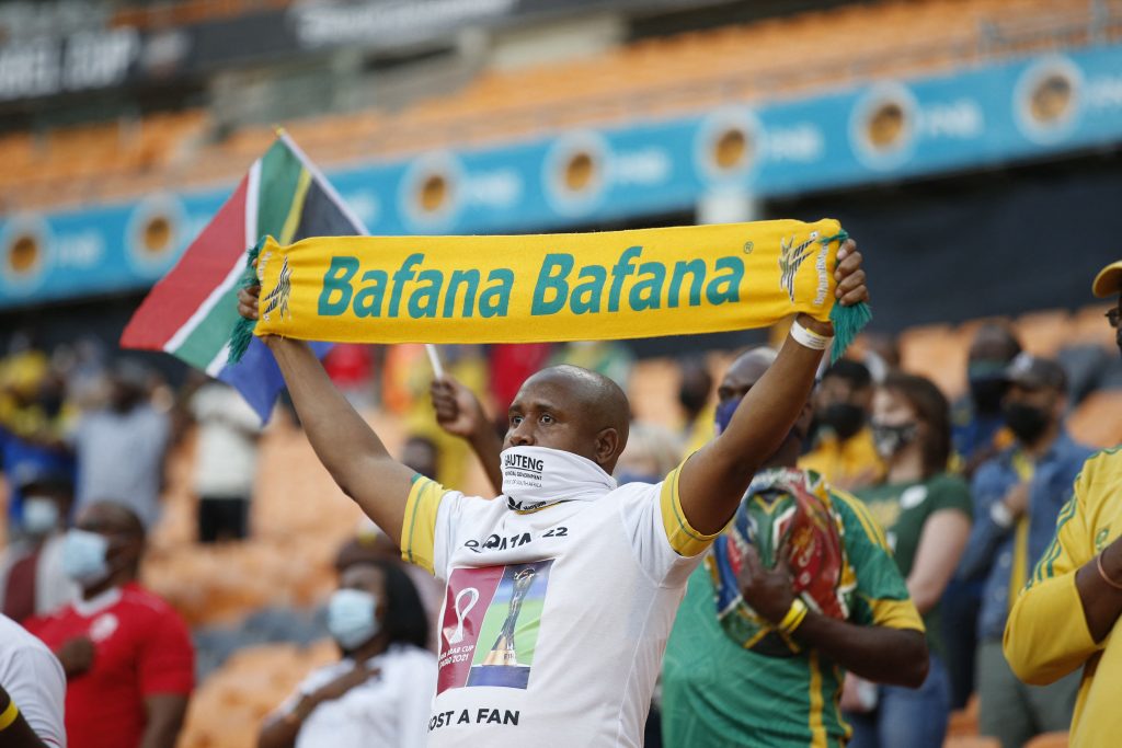 بافانا بافانا.. منتخب جنوب إفريقيا يستعرض رقصة مميزة