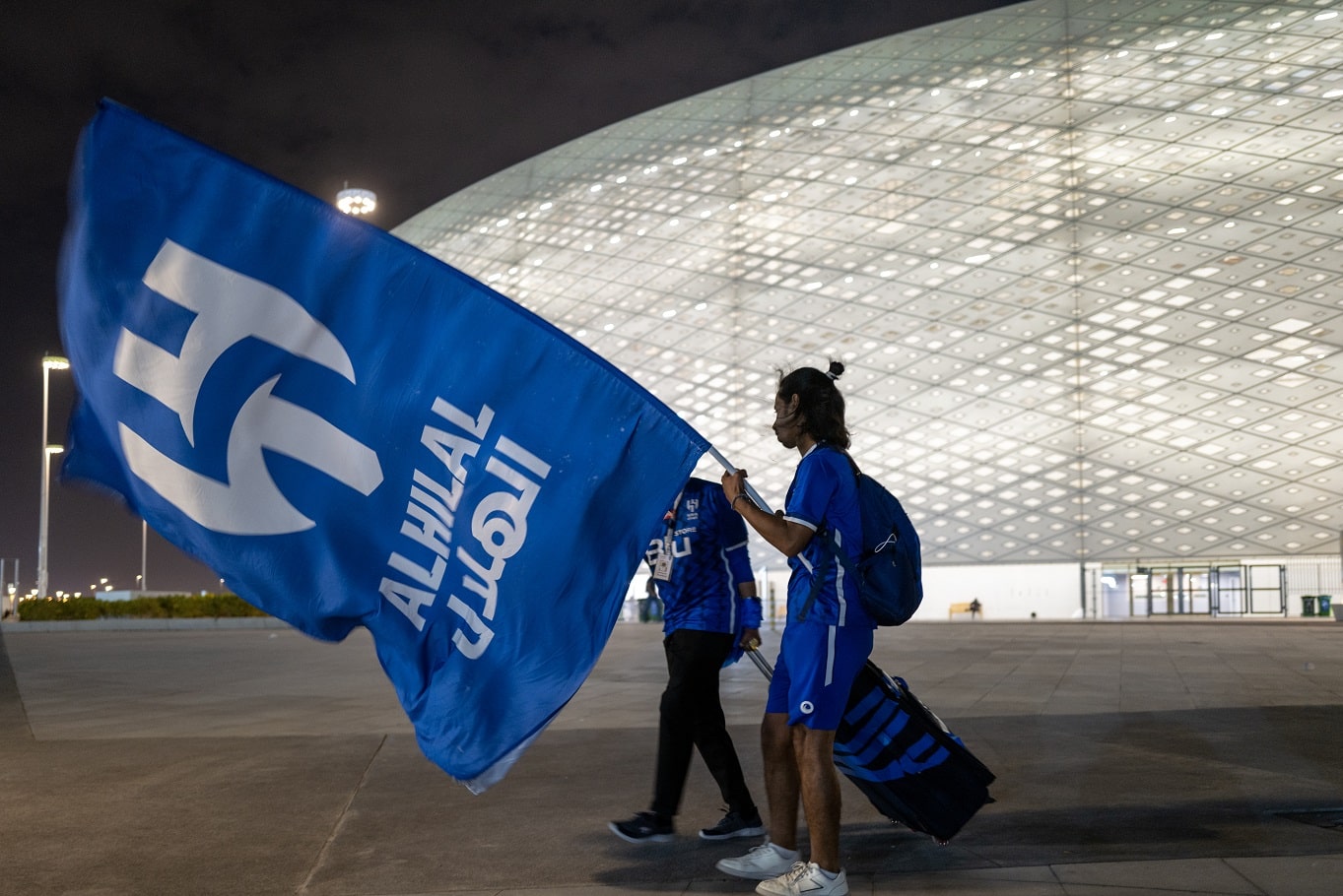 الوليد بن طلال يقترب من شراء الهلال