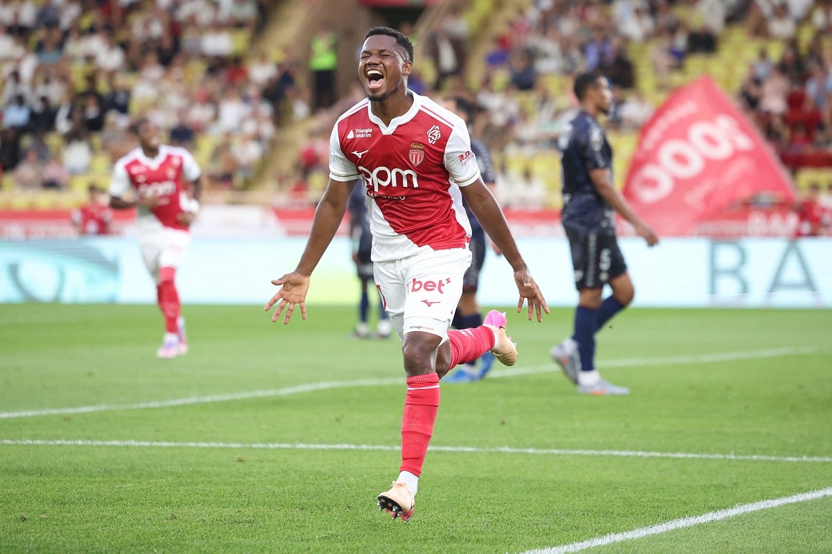 قرار جديد من موناكو بشأن شراء أنسو فاتي في نهاية الموسم