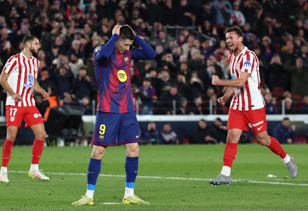 إنذار دفاعي.. برشلونة يفشل في الحفاظ على نظافة شباكه في 15 مباراة