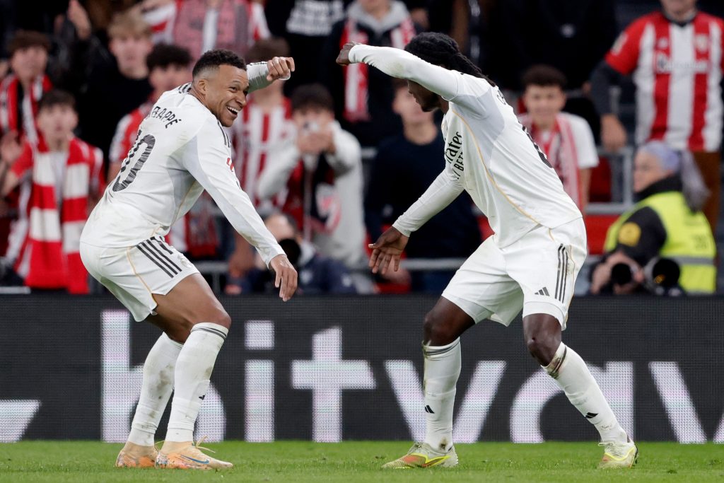 لتجنب الخسارة الأولى منذ 17 عامًا.. قرار جديد من ألونسو قبل مباراة إشبيلية