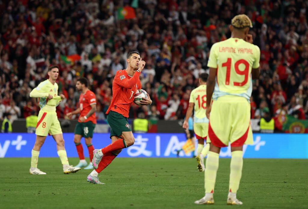 لامين يامال يتفوق على كريستيانو وميسي في سباق القمصان الأكثر مبيعًا