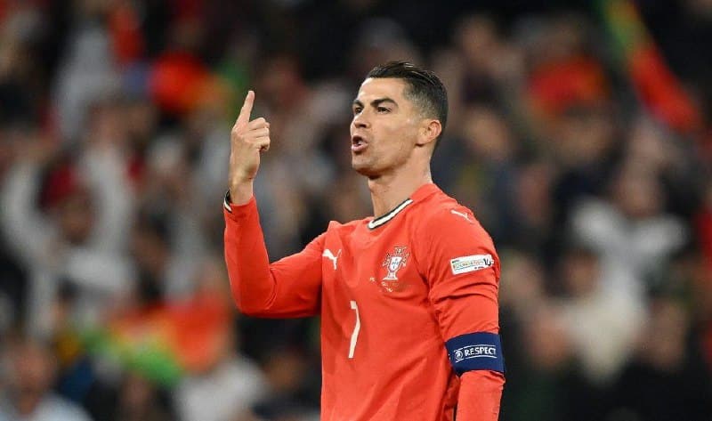 رشاقة تفوق الشباب.. رونالدو يستعرض لياقته البدنية في سن الأربعين