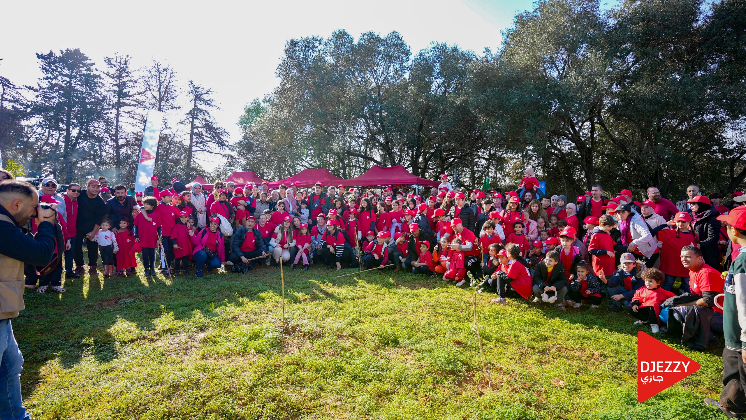 موظفو شركة جازي يقودون حملة تشجير