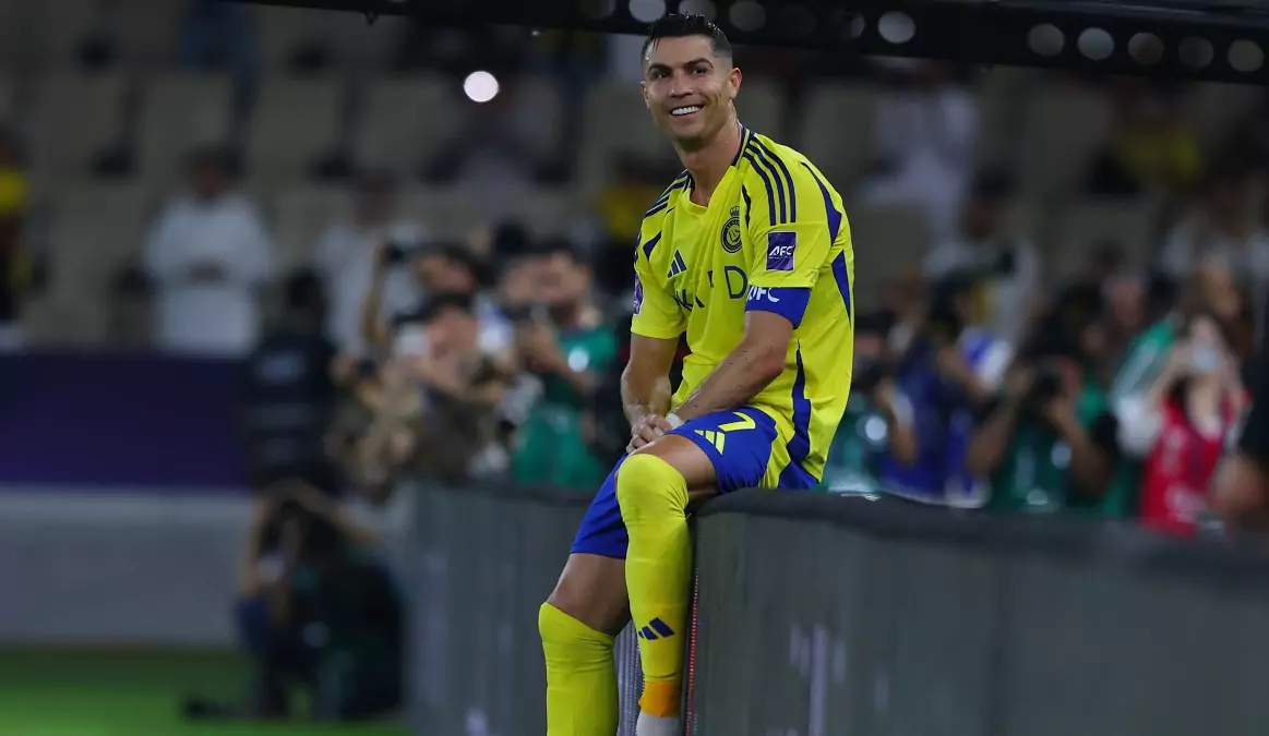 كريستيانو من شي إن.. فتاة ثملّة تلتقط سيلفي خاطئ ظنًا أنه رونالدو!