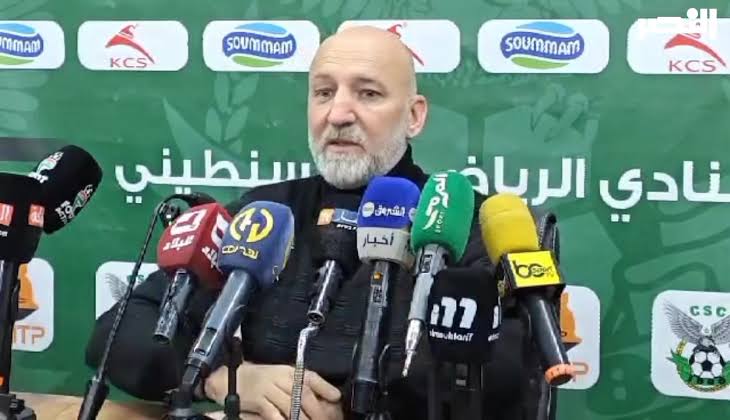 مدرب السنافر يفسخ عقده ويطالب ب18 مليار تعويض