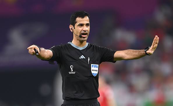 تحكيم قطري لمباراة الجزائر والعراق