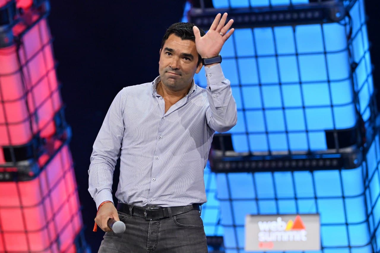 ديكو يتحرك مجددًا.. مدافع نوتنجهام فورست على رادار برشلونة