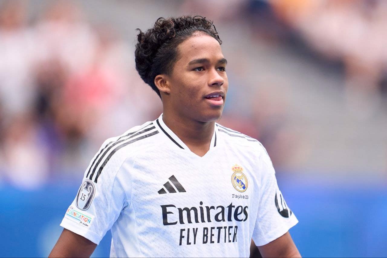 يريدون خطف بريقه.. رسالة غضب من والد إندريك بسبب وضعه داخل ريال مدريد