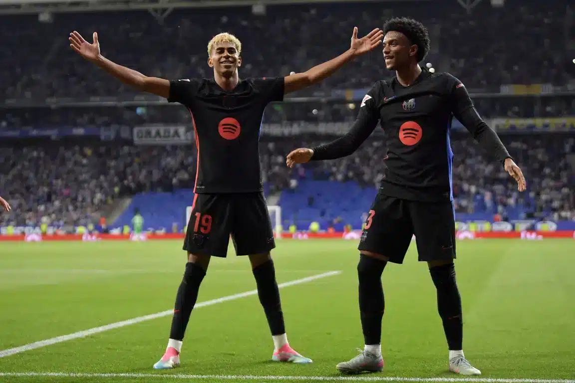 كأنه كامب نو.. برشلونة يتسلح بسجله الرائع أمام فياريال في لا سيراميكا